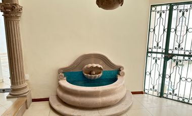 Se renta residencia dentro el fraccionamiento privado “Prados del Campestre” acabados residenciales, dos niveles construidos, 5 recamaras, alberca.