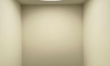 Se renta residencia dentro el fraccionamiento privado “Prados del Campestre” acabados residenciales, dos niveles construidos, 5 recamaras, alberca.