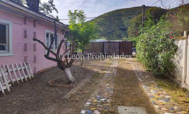 Se arrienda propiedad comercial en Avenida Ambrosio O'Higgins, zona centro de Curacaví.