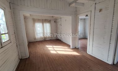 Se arrienda propiedad comercial en Avenida Ambrosio O'Higgins, zona centro de Curacaví.