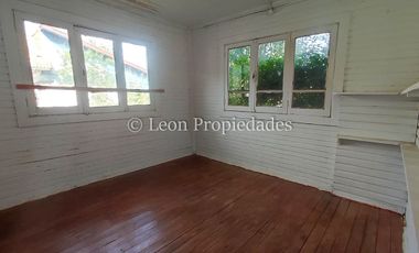 Se arrienda propiedad comercial en Avenida Ambrosio O'Higgins, zona centro de Curacaví.