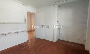 Se arrienda propiedad comercial en Avenida Ambrosio O'Higgins, zona centro de Curacaví.