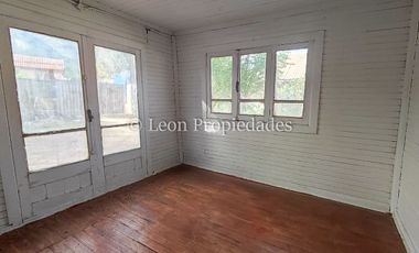 Se arrienda propiedad comercial en Avenida Ambrosio O'Higgins, zona centro de Curacaví.