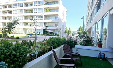 Departamento con Patio Interior en exclusivo Condominio, Huechuraba