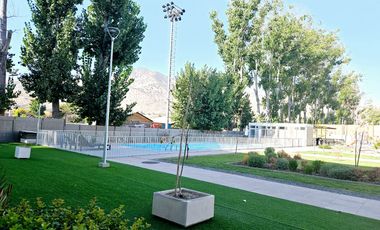 Departamento con Patio Interior en exclusivo Condominio, Huechuraba