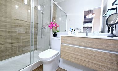 Departamento con Patio Interior en exclusivo Condominio, Huechuraba