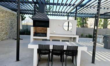 Departamento con Patio Interior en exclusivo Condominio, Huechuraba