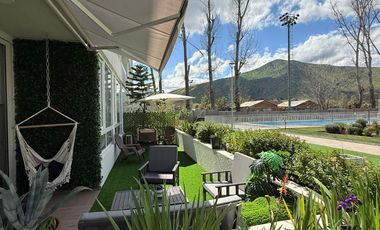 Departamento con Patio Interior en exclusivo Condominio, Huechuraba