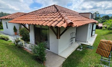 🌿 HERMOSA CASA CON VISTA PANORÁMICA EN COMBIA – VENTA O RENTA