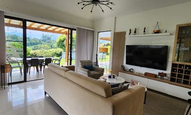 🌿 HERMOSA CASA CON VISTA PANORÁMICA EN COMBIA – VENTA O RENTA