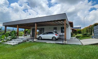 🌿 HERMOSA CASA CON VISTA PANORÁMICA EN COMBIA – VENTA O RENTA