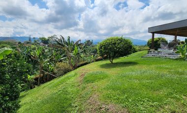 🌿 HERMOSA CASA CON VISTA PANORÁMICA EN COMBIA – VENTA O RENTA