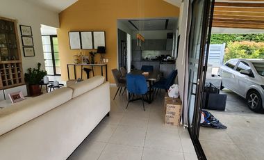 🌿 HERMOSA CASA CON VISTA PANORÁMICA EN COMBIA – VENTA O RENTA
