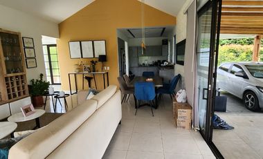 🌿 HERMOSA CASA CON VISTA PANORÁMICA EN COMBIA – VENTA O RENTA