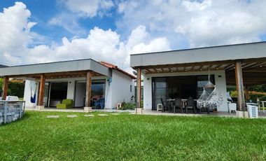 🌿 HERMOSA CASA CON VISTA PANORÁMICA EN COMBIA – VENTA O RENTA