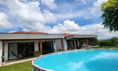 🌿 HERMOSA CASA CON VISTA PANORÁMICA EN COMBIA – VENTA O RENTA