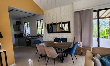 🌿 HERMOSA CASA CON VISTA PANORÁMICA EN COMBIA – VENTA O RENTA