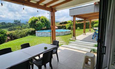 🌿 HERMOSA CASA CON VISTA PANORÁMICA EN COMBIA – VENTA O RENTA