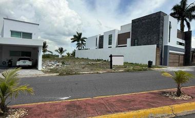 Terreno en Venta en Club de Golf La Villa Rica