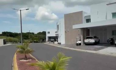 Terreno en Venta en Club de Golf La Villa Rica