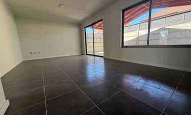 ARRIENDO CASA PARQUE EL AVELLANO