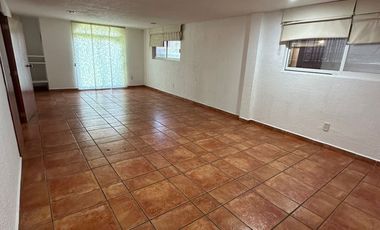 Amplia y Bonita Casa de 5 Recamaras en Ciudad Satélite
