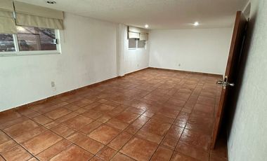 Amplia y Bonita Casa de 5 Recamaras en Ciudad Satélite