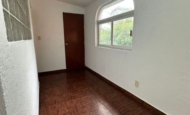 Amplia y Bonita Casa de 5 Recamaras en Ciudad Satélite