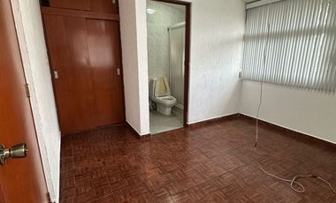 Amplia y Bonita Casa de 5 Recamaras en Ciudad Satélite