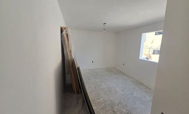 CASA EN VENTA JARDINES ALCALDE TOTALMENTE REMODELADA