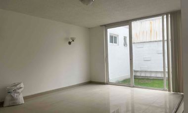 Echegaray casa con jardín, remodelada