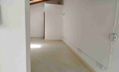 SE ARRIENDA LOCAL EN RIONEGRO, SECTOR LOS COLEGIOS