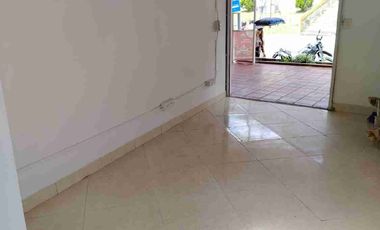 SE ARRIENDA LOCAL EN RIONEGRO, SECTOR LOS COLEGIOS