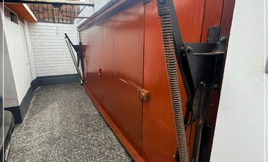 VENDO CASA EN ESQUINA - 2 FRENTES 220 M2 CHORRILLOS