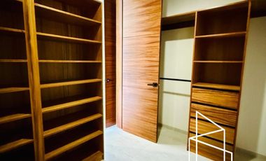 HERMOSA RESIDENCIA EN RENTA A ESTRENAR, de 3 Niveles en Parques Vallarta, dentro de Coto Abeto.