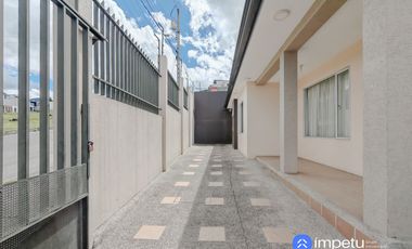 Casa en venta en sector amable maria al norte de la ciudad de Loja cerca cel colegio Eugenio Espejo