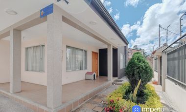 Casa en venta en sector amable maria al norte de la ciudad de Loja cerca cel colegio Eugenio Espejo