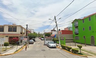 CASA EN RECUPERACIÓN HIPOTECARIA - VALLE DE LOS PINOS, TLALNEPANTLA, ESTADO DE MÉXICO.