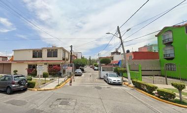 CASA EN RECUPERACIÓN HIPOTECARIA - VALLE DE LOS PINOS, TLALNEPANTLA, ESTADO DE MÉXICO.