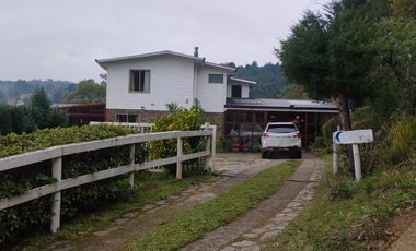 VENDE HERMOSA CASA EN VALDIVIA CON VISTA PANORAMICA