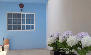 VENTA DE CASA CON LOCAL EN LA FLORESTA, QUERÉTARO