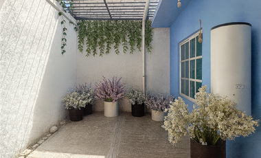 VENTA DE CASA CON LOCAL EN LA FLORESTA, QUERÉTARO