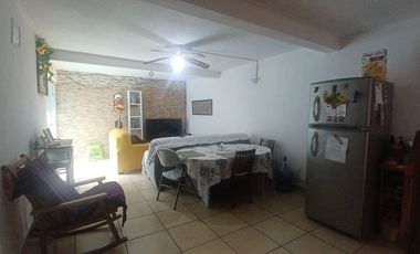 VENTA DE CASA CON LOCAL EN LA FLORESTA, QUERÉTARO