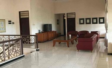 Dijual Villa Tretes siap huni dekat Pasar