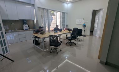 Rumah Elegan, cocok untuk kantor maupun hunian keluarga