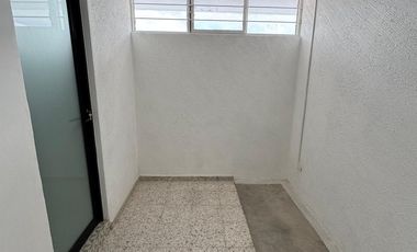 SE RENTA OFICINA COLONIA LA PAZ 75 M2