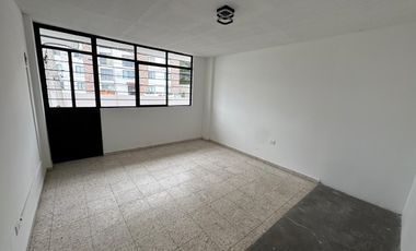 SE RENTA OFICINA COLONIA LA PAZ 75 M2