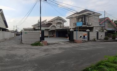 DIJUAL RUMAH MEWAH BONUS KANTOR DEKAT GRAMEDIA WORLD KM 7 PALEMBANG