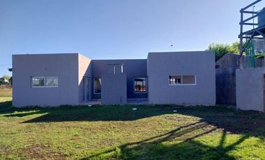 Complejo 4 Cabañas de 3 tres ambientes. Mar de Cobo. Permuta. Financiación.