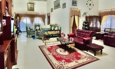 DIJUAL RUMAH MEWAH FULL FURNISH JALAN BASUKI RAHMAT PALEMBANG